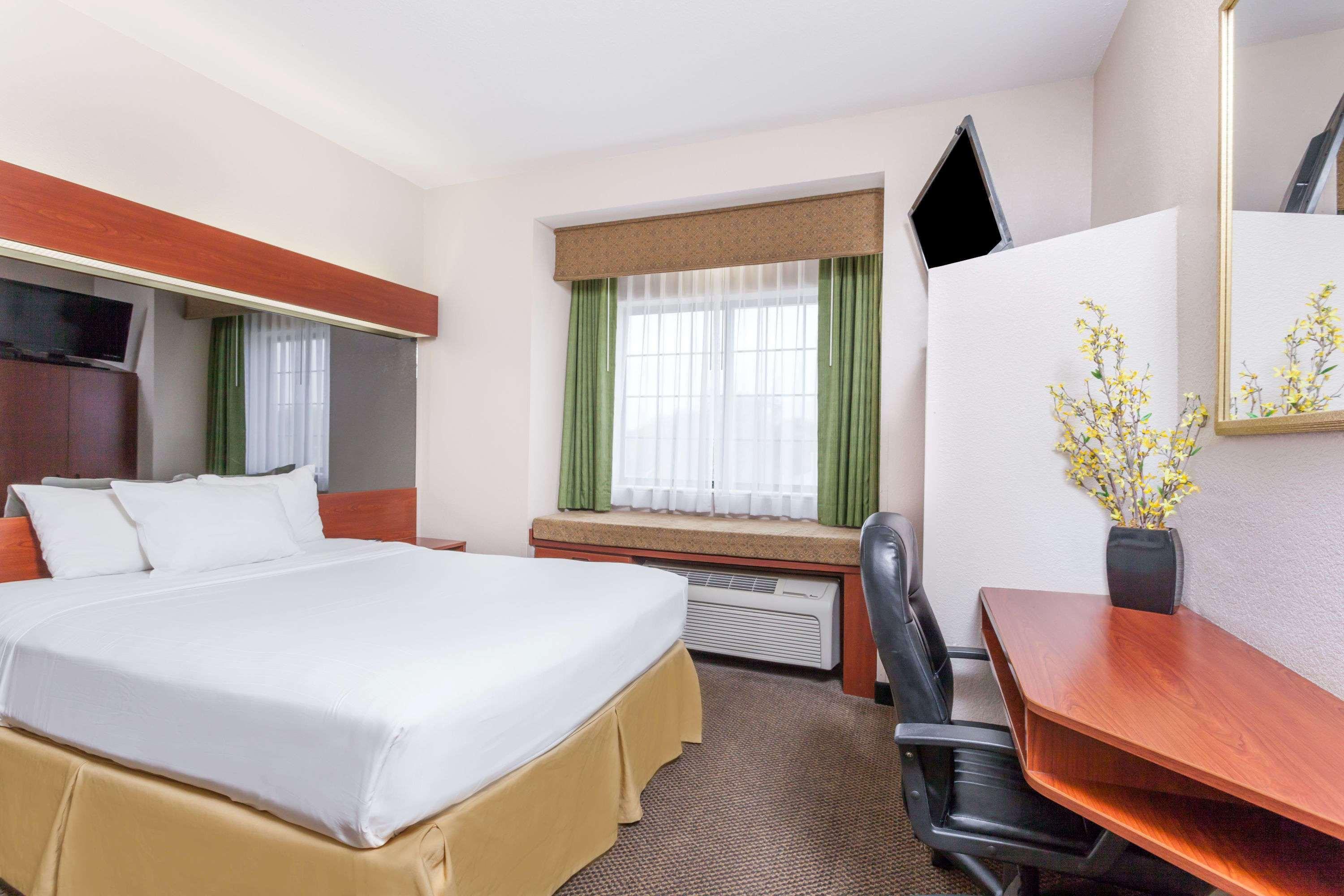 Days Inn By Wyndham Near Kansas Speedway Kansas City Zewnętrze zdjęcie