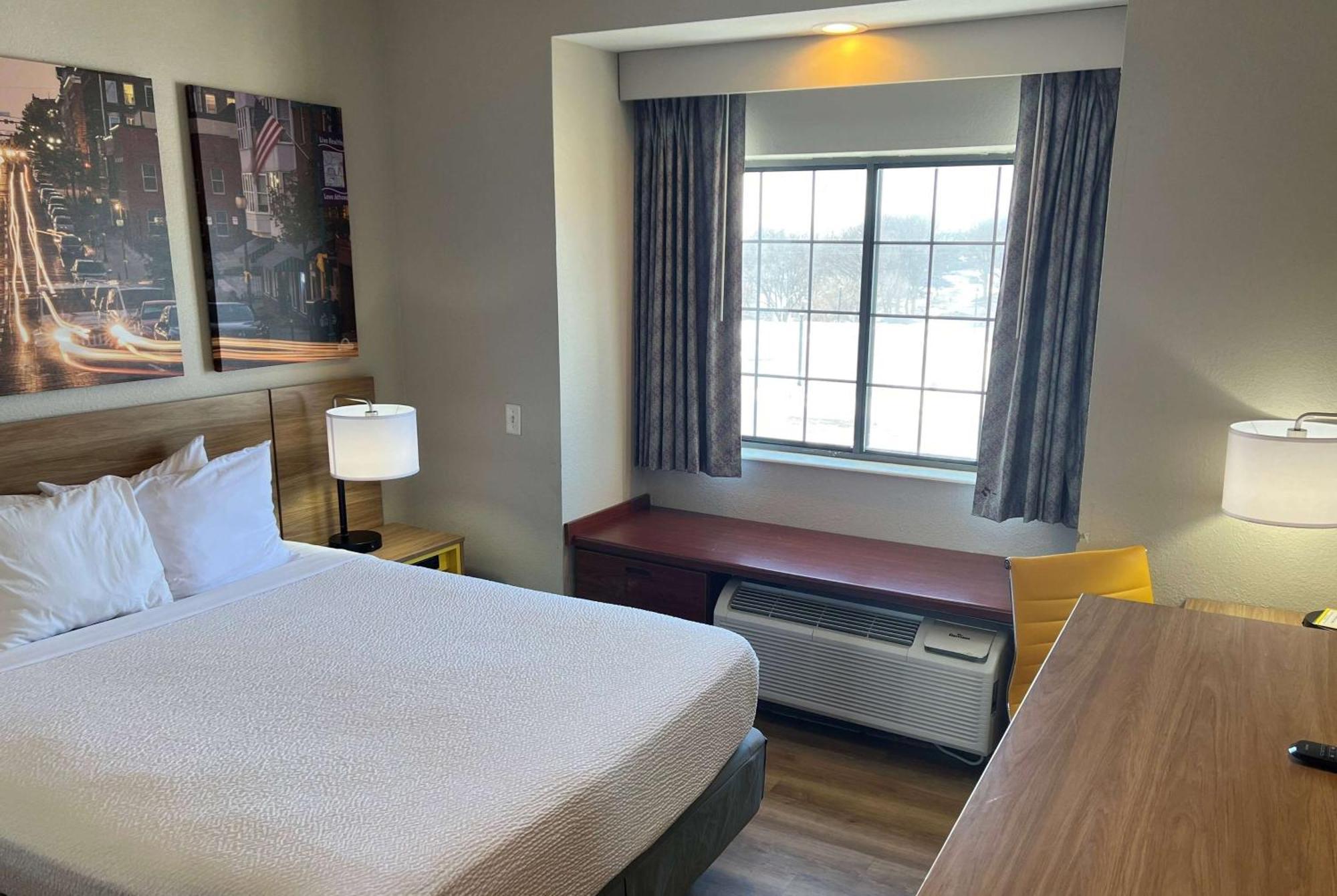 Days Inn By Wyndham Near Kansas Speedway Kansas City Zewnętrze zdjęcie